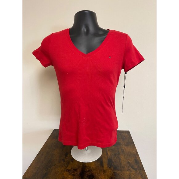 Tommy Hilfiger Women's Red Stained V-Neck Short Sleeve Flag Tee Top Size S NWD - Picture 1 of 4